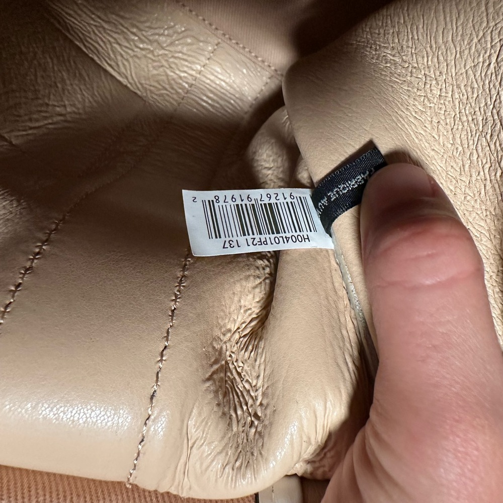 Marc Jacobs | The Tote Bag | White | Leather | Medium Bag | EUC - Picture 7 of 16
